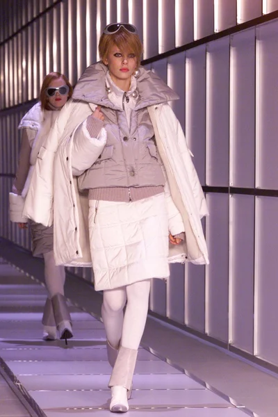 Look 3